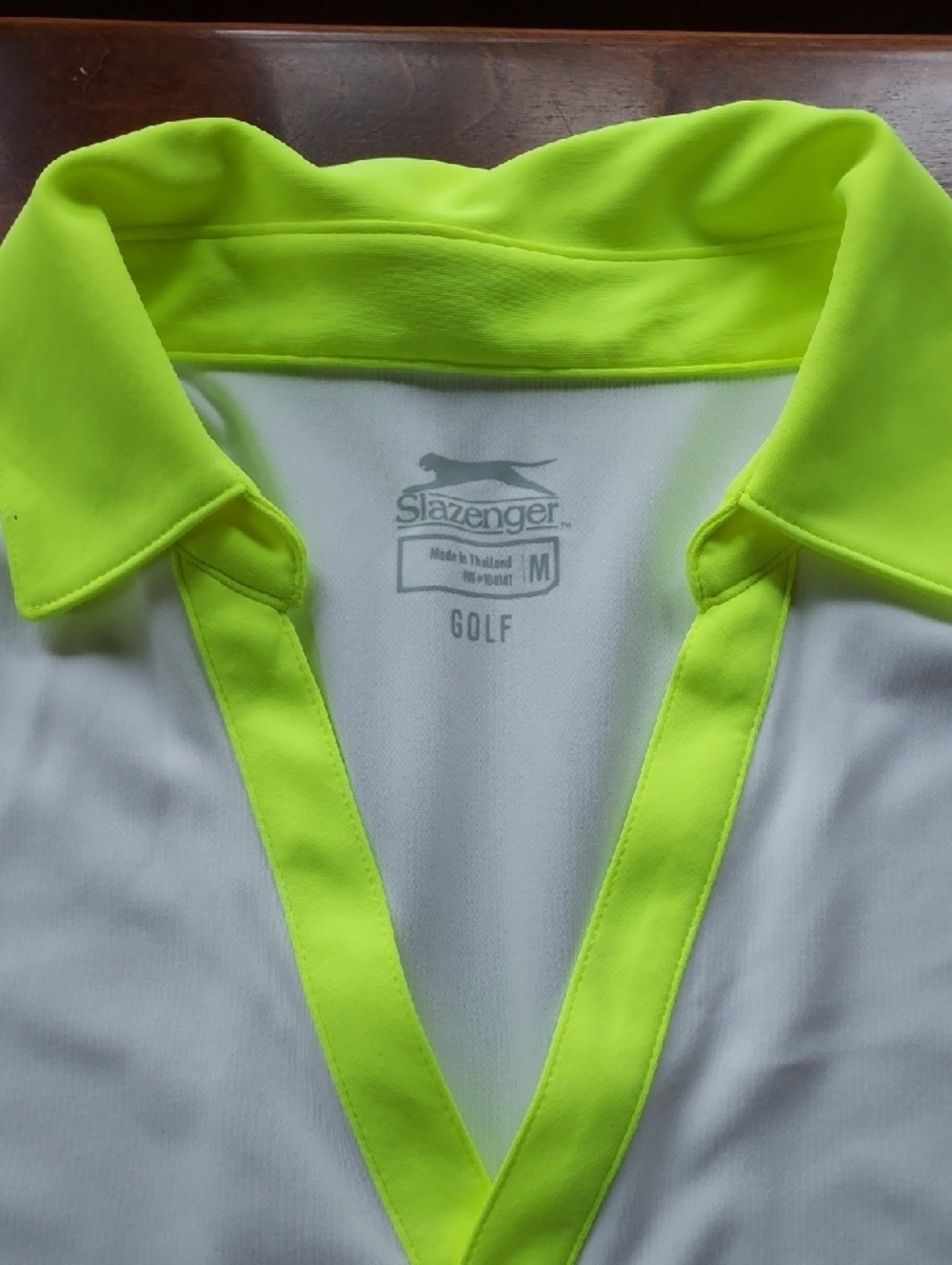 Slazenger Set White Sleeveless Golf Top with Neon Yellow Trim and Printed Skirt - Picture 6 of 6